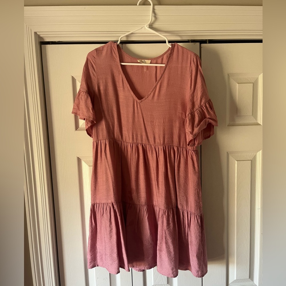 super cute and has pockets !!!